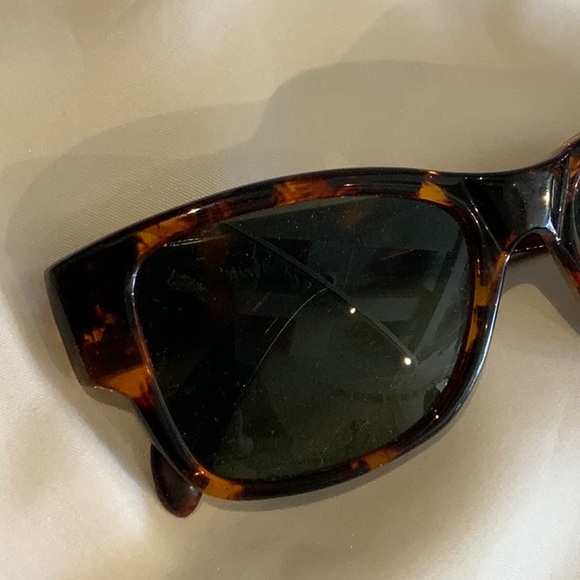 NOT AVAILABLE - Picture 4 of 11